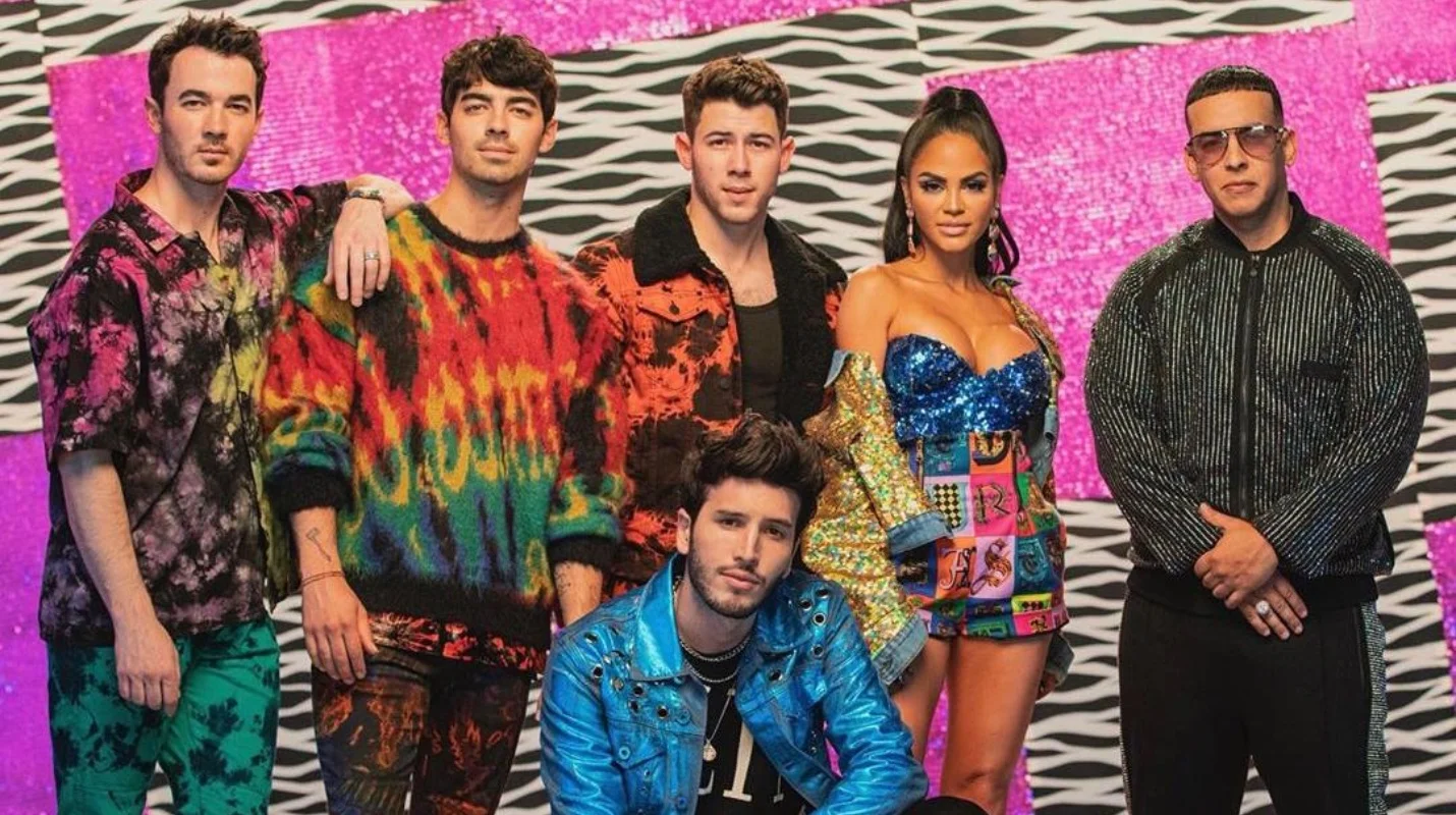 sebastian yatra y jonas brothers estrenan el video de runaway nacion rex sebastian yatra y jonas brothers
